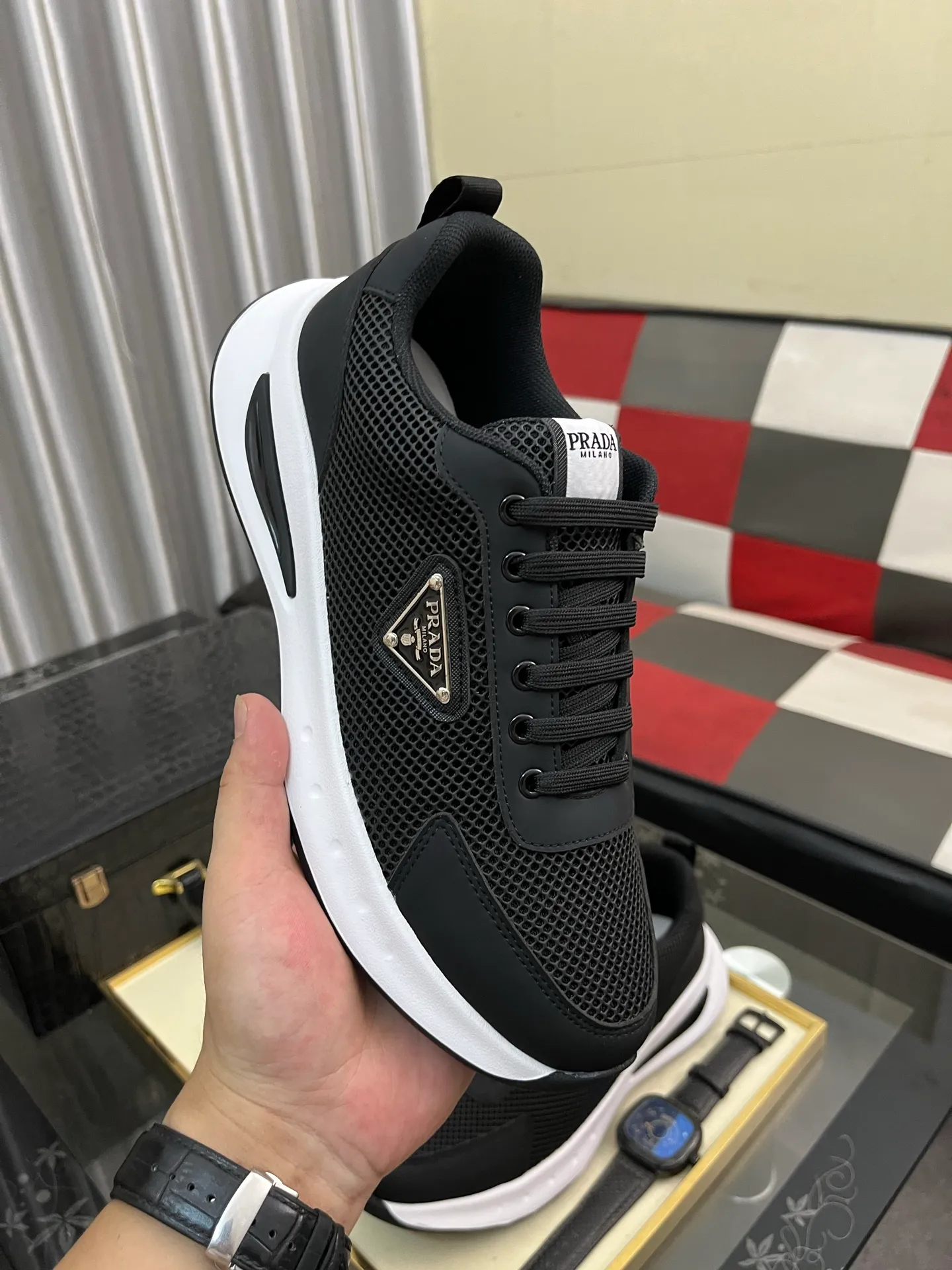 Men's shoes 💰440⌚️⌚️ PRADA [Prada] popular men's shoes, casual shoes and sports shoes! High-end quality 🍀 The upper is made of imported original cowhide 💥 cowhide lining; the original molded outsole. The style is upright and elegant, comfortable and versatile💪 Three quality guarantees Size number: 38-44, 4️⃣ colors available